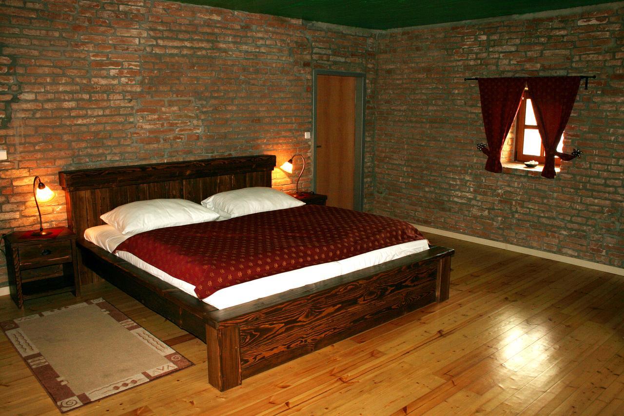 Chateau Krakovany Bagian luar foto