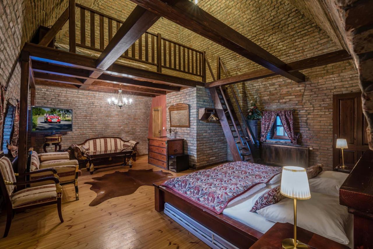 Chateau Krakovany Bagian luar foto