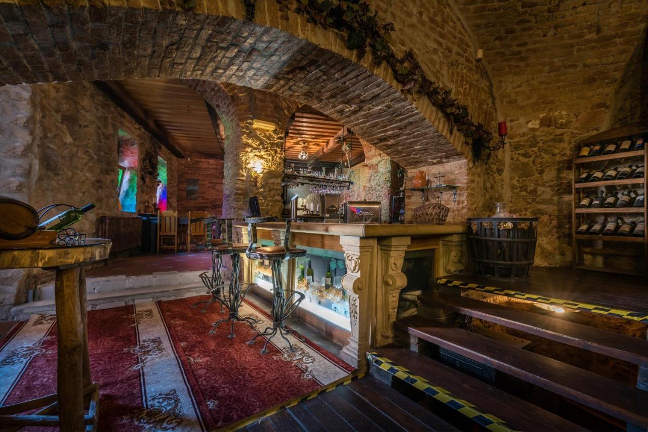 Chateau Krakovany Bagian luar foto